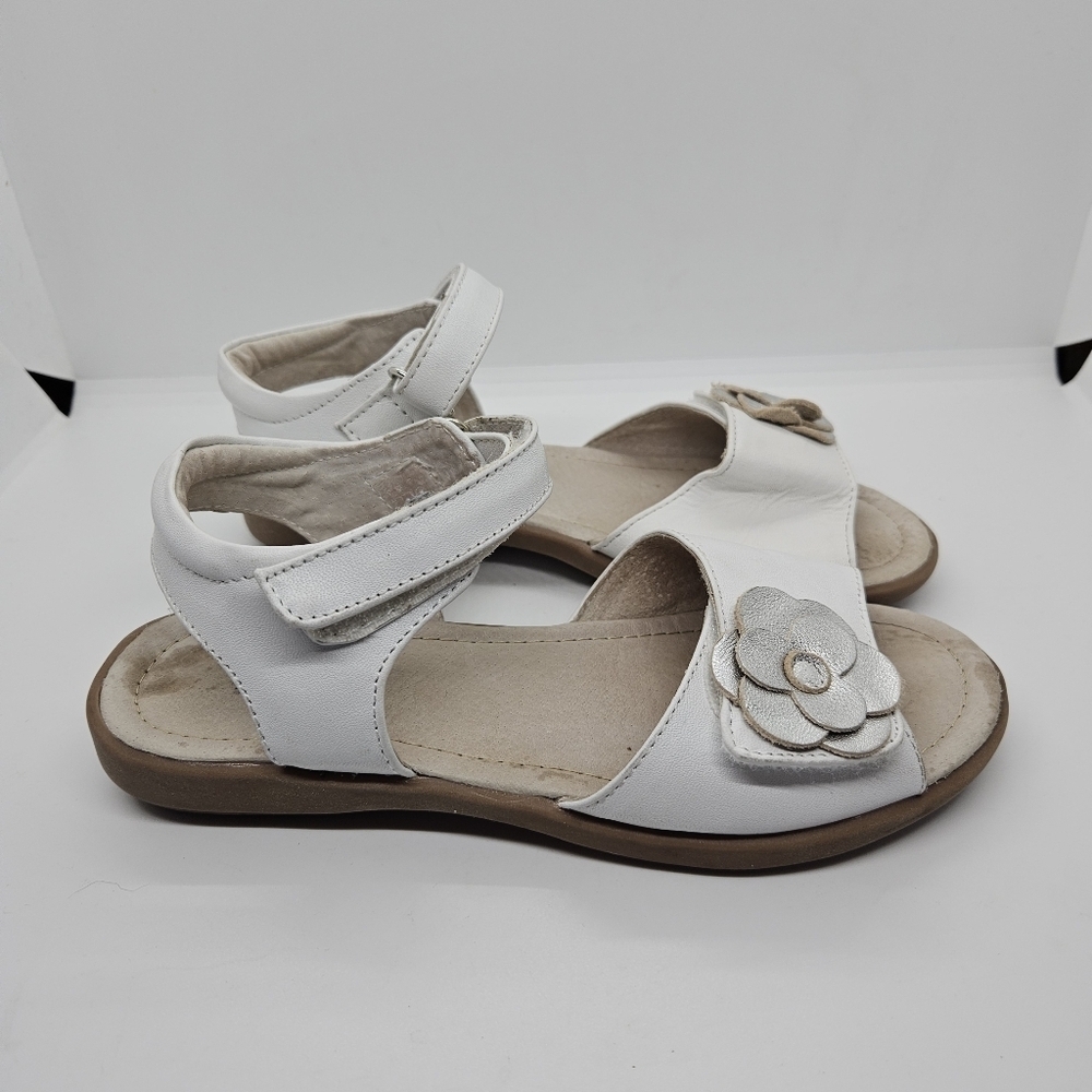 Kai white leather sandals with flower detail size 1.5